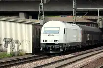 Schneewei� im April: 223 157 mit GZ vom Hafen kommend in Hamburg - Harburg abgelichtet am 22.04.12
