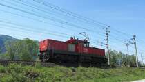 1063 038 wartet am 19.5.2012 bei W�rgl West auf den G�terzug zum Hauptbahnhof.