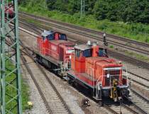 Die 294 786 schiebt die 362 878 durch den Mannheimer Rbf. (25.05.12)