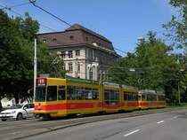 Be 4/8 mit der Betriebsnummer 206 und der D�wag Be 4/6 135 (ex BVB 635) auf der Linie 11 kurz vor dem Bahnhof SBB. Die Aufnahme stammt vom 20.05.2012.