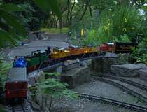 Am 25.05.2012 gegen 18:30 Uhr hei�t es Halt f�r den Lokzug, da das Signal vor der Br�cke HP 0 zeigt. Ein Weitwinkelvorsatz erm�glicht es den ganzen Zug aufzunehmen.
