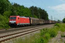 186 327-3 ist mit einem gemischten G�terzug am 25.05.2012 in Kindsbach