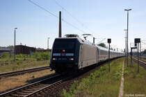 101 141-0  Bahnazubis Gegen Gewalt  mit dem IC 145 von Schiphol (Airport) nach Berlin Ostbahnhof, bei der Einfahrt in Rathenow und legte einen zus�tzlichen Halt in Rathenow ein. 25.05.2012