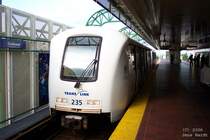 Zug der ExpoLine des SkyTrain-Systems in Vancouver in der Station  Metrotown 