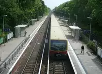 Berliner S-Bahn,am 12.Mai 2012,in der Station Berlin Biesdorf.