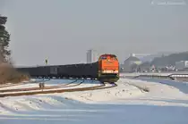 LOCON 211 (92 80 1293 502-1 D-LOCON) kommt mit dem ersten Teil des Tchibo-Zuges in der Umsetzanlage von Mx B�gl in Sengenthal an. 11.02.2012