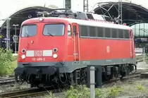 E 110 489-2 bei einer Leerfahrt im Hbf M�nchengladbach am 27.4.2012