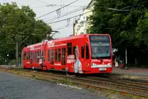 Niederflurwagen 4092 an der Universit�t mit einer neuen Ganzreklame f�r das M�belhaus  H�ffner  am 30.05.2012