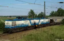 203 205-0 + 203 208-4 D & D Eisenbahngesellschaft mbH Hagenow Land vor Ganzzug Getreide DGS 95302 von Rudolstadt nach Leer Ostfriesland, fotografiert in Halle / Saale am 28.05.2012 --> Lok Nr. 1401 ( ex DR 110 319-1 --> Umbau zu 112 319-9, ex DB 202 319-0 ) + Lok Nr. 1402 ( ex DR 110 378-7 --> Umbau zu 112 378-5, ex DB 202 378-6 )  --> Beide V 100 wurden bei der DR 1971 in Betrieb genommen. 