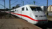 402 045 mit ICE 1 Triebzug auf dem Weg von Mannheim Hbf nach Frankfurt. (25.03.12)
