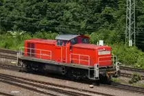 294 698 auf dem Weg vom Rbf Mannheim ins Hafengebiet, um dort Containerg�terz�ge abzuholen. (25.05.12)