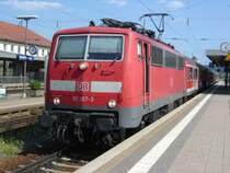 111 167-eine ehemalige S-Bahn-111-wartet am 13.6.06 in Neumarkt (Opf.) mit RB35876 auf den Abfahrauftrag gen N�rnberg