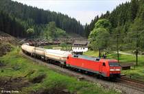 DB 152 125-1 vor Gterzug Richtung Saalfeld, Frankenwaldbahn KBS 840 Lichtenfels - Saalefeld, fotografiert zwischen Frtschendorf und Steinbach am 30.05.2012