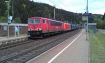 155 103 + 185 xxx durchfahren am 18.05.2012 mit dem PKP Cargo Kohlezug den Bahnhof Frtschendorf auf der Frankenwaldbahn. 
