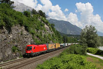 1016 013 mit einer Rola am 25.05.2012 bei Jenbach.