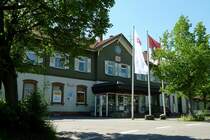 Bahnhof St.Georgen an der Schwarzwaldbahn, die Straenseite, Mai 2012