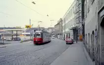 Wien Wiener Stadtwerke-Verkehrsbetriebe (WVB) Allerheiligen-Verkehr 1976: SL 35 (E1 4651 (SGP 1967)) IX, Alsergrund, Althanstraße am 1. November 1976. - Scan eines Diapositivs. Film: Kodak Ektachrome. Kamera: Leica CL.