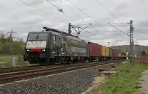 Am 26.04.2012 kam die 189 932 (ES 64 F4-032) mit einem Containerzug in Richtung S�den �ber die NSS. Aufgenommen an der Nordeinfahrt nach Eschwege Stadt.
