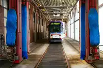 Sonderfahrt des Stra�enbahn-Museums Kassel am 2.6.2012 (mit N8C), Abfahrt und Ankunft war in der Waschstrasse des Betriebshofes Sandersh�user Strasse.