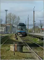 Die GO Diesllok TEP70 237 schiebt den  Nachtzug Moskau - Tallinn auf ein Abstellgleis.
7. Mai 2012