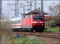 120 146-6 mit IC1932 auf dem Weg  nach Oldenburg.   (Stralsund am 01.05.06) 
