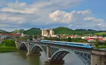S� 310-? F�hrt �ber Draubr�cke Richtung Maribor Hauptbahnhof. / 1.6.2012