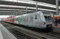ET 423 589-1 am 2. Juni 2012 im M�nchner Hauptbahnhof zum Jubil�um 40 Jahre S-Bahn M�nchen