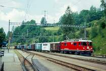 RhB G�terzug 5333 von Landquart nach Pontresina am 28.06.1995 Einfahrt Filisur mit E-Lok Ge 4/4II 632 - Gbkv 5582 - Gbk 5611 - Gbkv 5521 - Gb 5802 - Gbkv 5518 - X 9025 - X 9048 - Haikv 5139 - Gbkv 5647 - Gb 5086 - Gbkv 5502 - Gbkv 5526 - Gb 5902 - Haikqy 5161. Hinweis: gescanntes Dia

