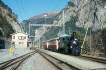 RhB Salondampfzug 3833 f�r Verein Dampffreunde der RhB von Landquart nach Thusis am 20.02.1998 Durchfahrt Rothenbrunnen mit Dampflok G 3/4 1 - As 1142 - As 1141. Hinweis: Der einzige Salondampfzug mit Dampflok Rh�tia, der jemals verkehrte, gescanntes Dia
