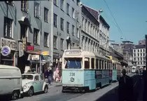Oslo Oslo Sporveier SL 1 (Høka-Tw 238) Dronningens Gate am 7. Mai 1971. - Scan eines Diapositivs. Kamera: Minolta SRT-101.