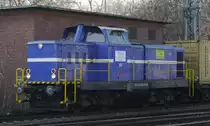 Lok 40 der Wincanton Rail GmbH (212 903), die einen gro�en Teil der G�terz�ge in /vom Mannheimer Hafen transportiert, f�hrt gerade am Mannheimer Hbf vorbei. (01.02.2012)