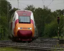 Auch mal wieder gesichtet, der Thalys als Werbeeinheit unterwegs f�r die Region L�ttich (Tour de France). Hier unterwegs auf der KBS 480 mit Fahrziel Paris.
Location: Eschweiler/Kr.Aachen im Juni 2012. Weitere Bilder folgen.