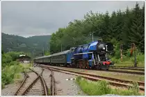 477 013 als Os 31217 von Vr�tky nach Kremnica am 2.6.2012 bei der Einfahrt in den Zielbahnhof.