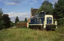261 738 bedient einige Werksanschl�sse im Ortsgebiet von Ratingen Lintorf, 06.09.1985.