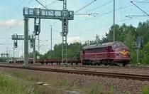 227 004 war am 04.06.12 im Bauzugdienst in Muldenstein eingesetzt. Dort wird das Ausweichgleis in Richtung Wittenberg erneuert.