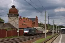 ES 64 F4 - 208 (189 208-2) MRCE Dispolok GmbH f�r ERSR - ERS Railways B.V. mit einem Containerzug in Rathenow und fuhr in Richtung Stendal weiter. 07.06.2012