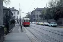 Wien Wiener Stadtwerke-Verkehrsbetriebe (WVB) SL 132 (F 713 (SGP 1963)) XXI, Floridsdorf, Schöpfleuthnergasse / Leopold-Ferstl-Gasse am 2. November 1976. - Scan eines Diapositivs. Film: Kodak Ektachrome. Kamera: Leica CL.