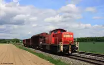 Railion DB Logistics 294 867-7 mit 3 G�terwagen Richtung Regensburg, KBS 855 Hof - Regensburg, fotografiert bei Zeitlarn am 09.05.2012
