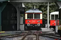 VT 479 203-2 + 201-6 stehen bereit als Zug 29930 nach Cursdorf, Oberwei�bacher Bergbahn, KBS 563 Lichtenhain - Cursdorf, fotografiert im Bhf. Lichtenhain am 17.06.2011 --> vor den Triebwagen ist die Drehscheibe zu sehen, links das Gleis zur Steilstrecke der Standseilbahn und rechts der Aufsetzwagen 