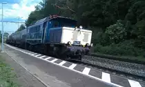 194 178 mit einem Kesselwagenzug am 27.05.2012 in Michelau auf der Frankenwaldbahn. 