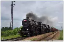 Fotozug Sv 31219 von Vr�tky nach Kremnick� Bane mit 556 036 als Zuglok und 555 3008 als Vorspann am 3.6.2012, aufgenommen bei der Einfahrt in Horn� �tubňa.