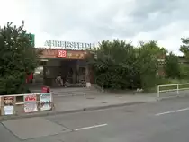 Ahrensfelde (S7-Endstation und Regionalbahn OE25), wenig einladender Bahnhofseingang (02.06.2012)