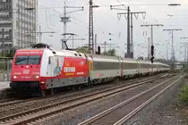 101 080 zog am 18.5.12 einen EuroCity in den Essener Hbf.