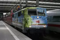 Mein erstes Foto der neuen Werbe 111er: 111 066  Biergarten  am 13.05.2012 am m�nchner Hbf.