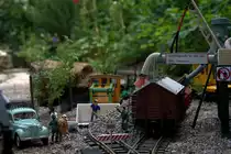 Der Chef Willy Jespersen ist zu recht sauer, entweder hat der Lademeister  gepennt  oder die Technik hat versagt. Die SCH�MA ist schon mit einem Schiebeschild  ausger�stet und das Aufr�umen kann beginnen. 09.06.2012  gegen 12:00 Uhr