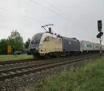 Die Die ES 64 U2 020 Der Wiener Lokalbahnen Cargo GmbH war am 06.06.12 mit einem G�terzug bei W�rzburg unterwegs.Fotografiert wurde sie kurz nach Th�ngersheim. 