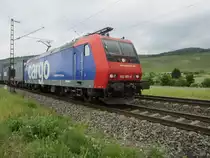 Die 482 005 war am 06.06.12 mit einem G�terzug in Richtung W�rzburg unterwegs. Fotografiert wurde sie kurz vor Th�ngersheim 