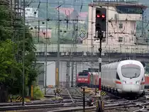 411 553-1  Illmenau  bahnt sich seinen Weg als ICE21 in den Passauer Hauptbahnhof; 120609
