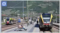 Elektrische Flirt von Stadler und dieselbetr�ebene GTW ebenfalls von Stadler in Meran. (07.05.2012)