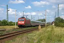 101 139-4 mit dem IC 2441 von K�ln Hbf nach Leipzig Hbf in Demker. Die Maus ist auch an Bord und schaut sich aus dem Fenster die Fahrt nach Leipzig an. 09.06.2012